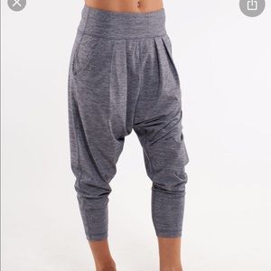 Lululemon happy baths crop